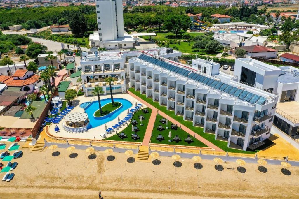 Mimoza Beachfront Hotel & Restaurant ฟามากุสต้า ภายนอก รูปภาพ