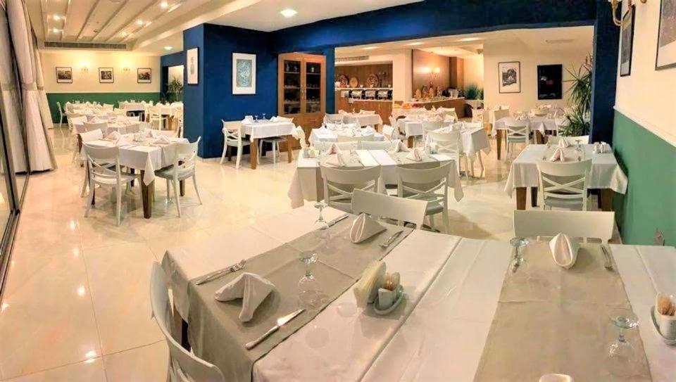 Mimoza Beachfront Hotel & Restaurant ฟามากุสต้า ภายนอก รูปภาพ
