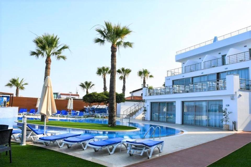 Mimoza Beachfront Hotel & Restaurant ฟามากุสต้า ภายนอก รูปภาพ